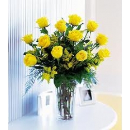 15 Yellow Roses In A Glass Vase